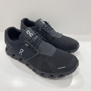 On Cloud 5 Men’s Running Shoes – Black, Size 10.5 (Lightly Used)